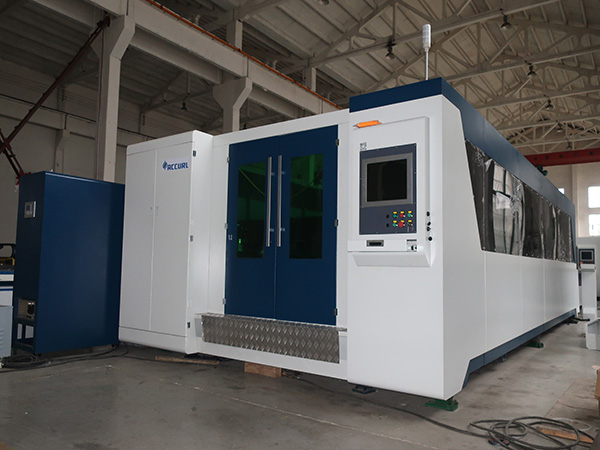 2500w Máquina de corte de follas láser de folla láser cerrada